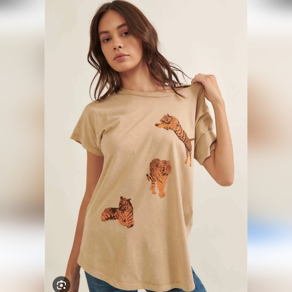Vintage Canvas Tiger Graphic Tee, L
